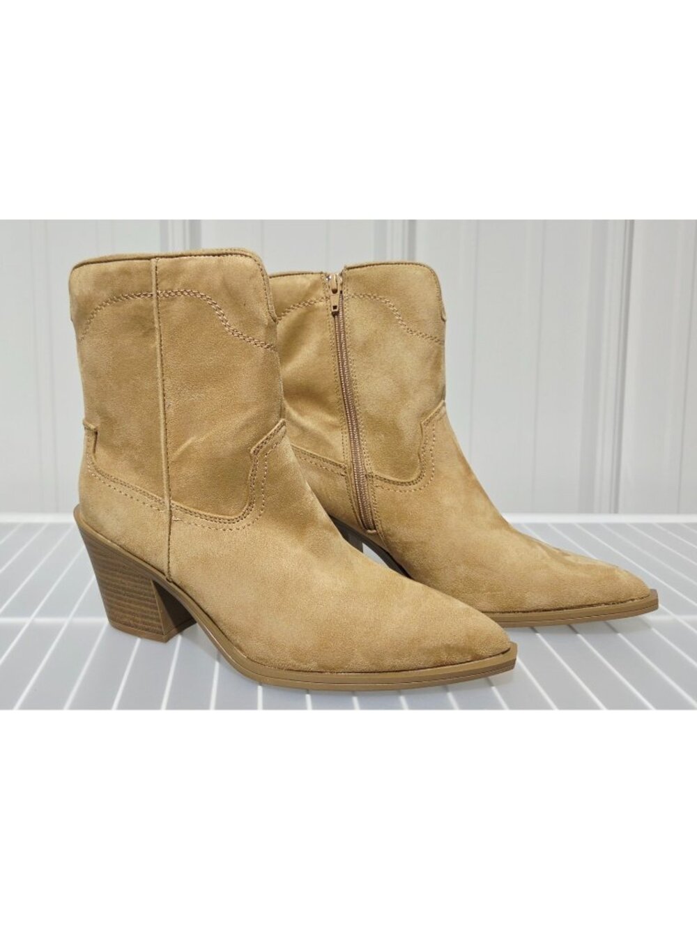 Universal Thread Dallas Tan Faux Suede Western Boots Ankle Bootie -- Women's 8